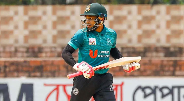 জিম্বাবুয়ে আসার আগেই রানে ফিরলেন মুশফিক