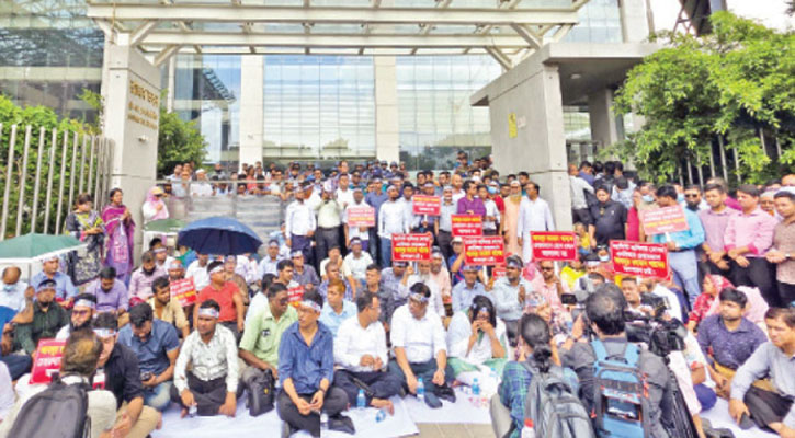 এনবিআরে দ্বিতীয় দিনেও চলছে শাটডাউন কর্মসূচি