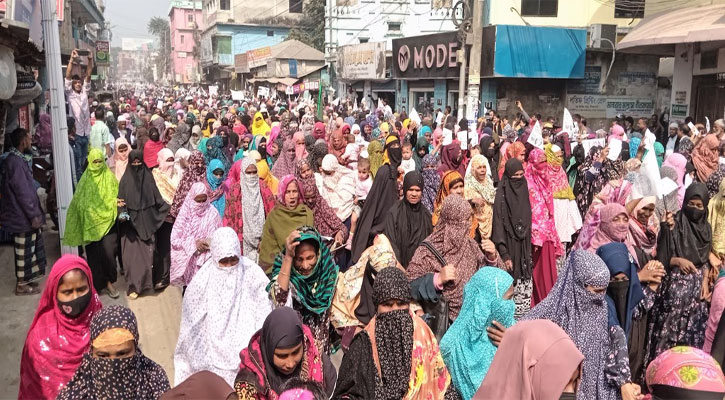 নীলফামারীতে স্মরণকালের সর্ববৃহৎ জামায়াতের মহিলা মিছিল