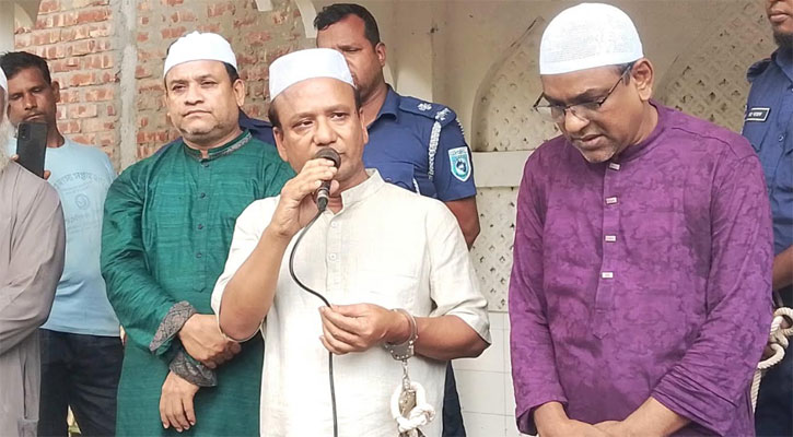 প্যারোলে মুক্তি পেয়ে মায়ের জানাজায় যুবলীগ নেতা