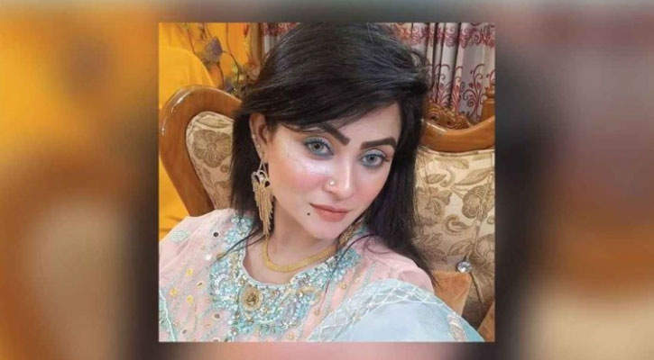 নারীকে বিবস্ত্র করে ছবি: গ্রেপ্তার কথিত যুব মহিলা লীগ নেত্রী বহিষ্কার