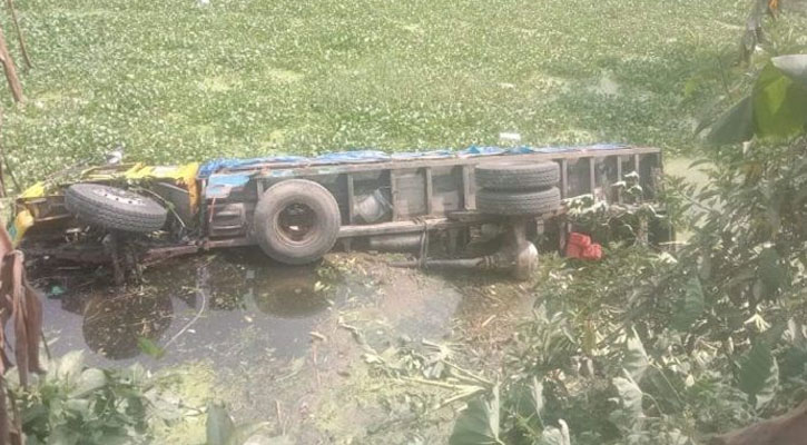 নোয়াখালীতে ট্রাক-সিএনজি সংঘর্ষে নিহত ৪