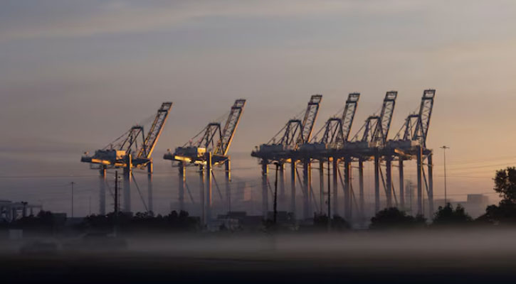 ইরানে হামলার পর বিশ্ববাজারে জ্বালানি তেলের দাম বেড়েছে 