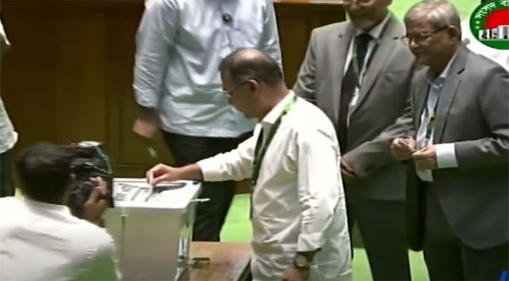 রাষ্ট্রপতি নির্বাচনে ভোট দিয়েছেন প্রধানমন্ত্রী