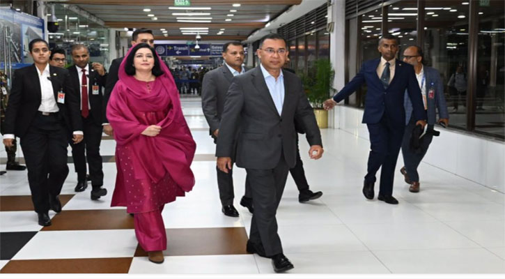 প্রধানমন্ত্রীর ফিরতি ফ্লাইটে ত্রুটি, বিলম্বিত হচ্ছে যাত্রা