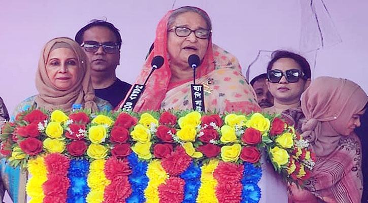 ছোট বোন পাশে না থাকলে এত কাজ করতে পারতাম না : প্রধানমন্ত্রী