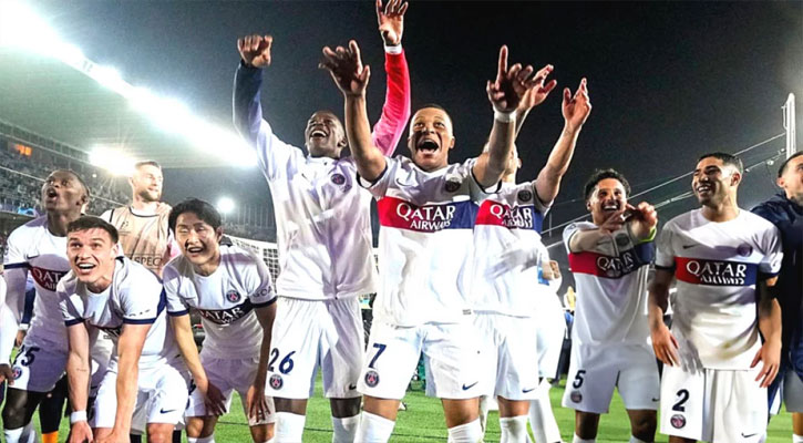 প্রত্যাবর্তনের গল্প লিখলেন এমবাপ্পে, বার্সার বিদায় পিএসজি সেমিফাইনালে