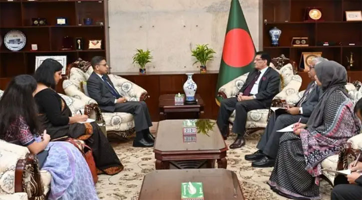 বাংলাদেশের সাথে সম্পর্ক এগিয়ে নিতে আগ্রহী ভারত: প্রণয় ভার্মা