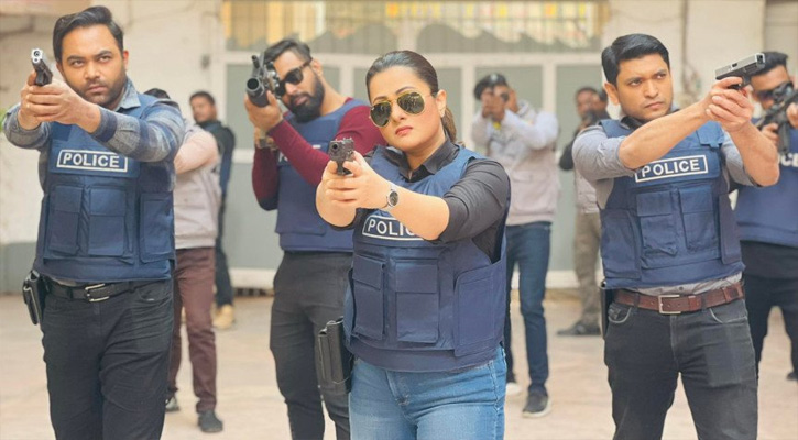 হোটেল রিল্যাক্সে পূর্ণিমা