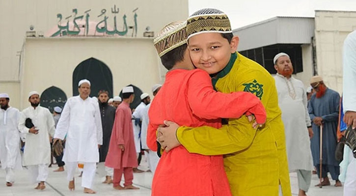 ত্যাগের মহিমায় এলো খুশির ঈদ