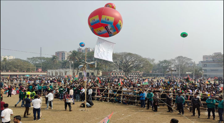 রাজশাহীতে তারেক রহমানের জনসভার মাঠে জনস্রোত