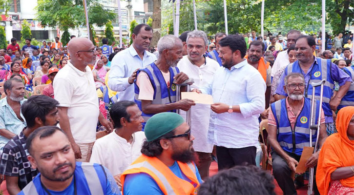 প্রধানমন্ত্রীর ঈদ উপহার পেলেন রাসিকের ১২৩৭ পরিচ্ছন্নতাকর্মী