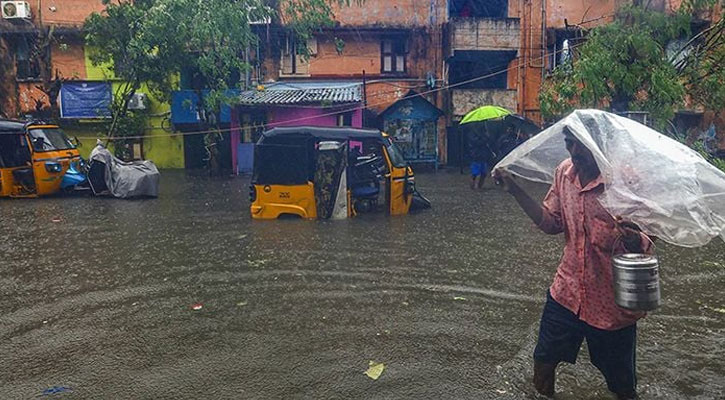 ভারী বর্ষণে চেন্নাইয়ে ৫ জনের মৃত্যু