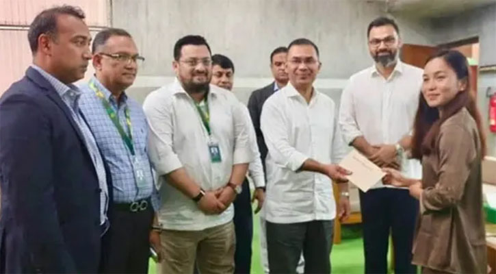 ফুটবলার ঋতুপর্ণার ঘর নির্মাণে অনুদান দিলেন প্রধানমন্ত্রী