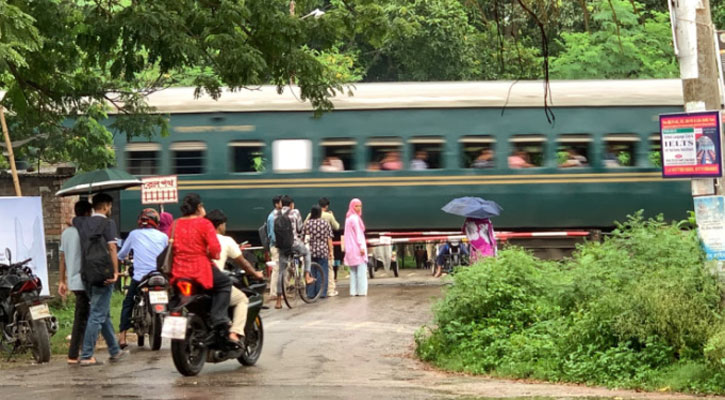 রাবি শিক্ষার্থীদের অবরোধ প্রত্যাহার, রেল যোগাযোগ স্বাভাবিক