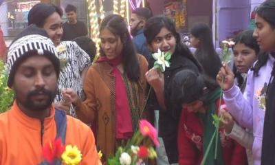 কুমিল্লায় ছুটির দিনের জমজমাট বাণিজ্য মেলা