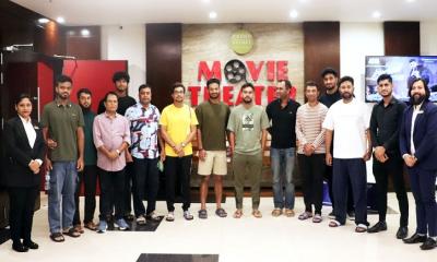 শাকিবের ‘বরবাদ’ দেখতে সিনেমা হলে গেলেন ক্রিকেটাররা