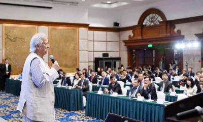 বাংলাদেশের সম্ভাবনার কথা জানিয়ে চীনা বিনিয়োগের আহ্বান প্রধান উপদেষ্টার  