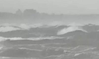 ভারতে আঘাত হেনেছে ঘূর্ণিঝড় ‘মন্থা’, তীব্র বৃষ্টি, ঝড়ো হাওয়া ও জলোচ্ছ্বাস