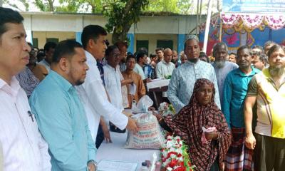 বিজ্ঞান মেলা ও ত্রাণ বিতরণে সরব পঞ্চগড়