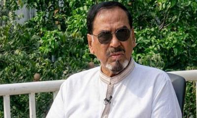 হঠাৎ দেশে ফিরলেন স্পিকার