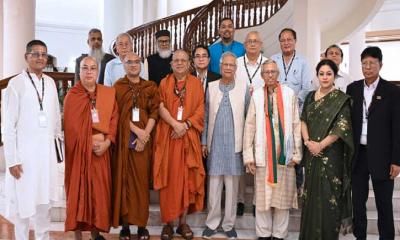 প্রবারণা পূর্ণিমায় প্রধান উপদেষ্টার সঙ্গে বৌদ্ধ নেতাদের শুভেচ্ছা বিনিময়