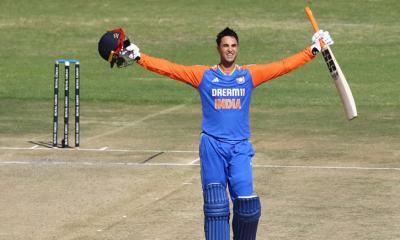 টি-টোয়েন্টিতে বিশ্ব রেকর্ড গড়লেন অভিষেক শর্মা