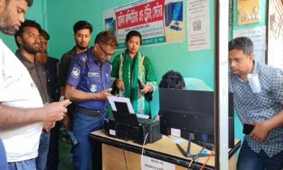 দোকানে বসে জাল সনদ বানাতেন, ভ্রাম্যমাণ আদালতে ধরা দুই যুবক