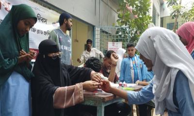 নওগাঁয় শিক্ষার্থীদের রক্তদানে উদ্বুদ্ধ করতে ব্যতিক্রমী উদ্যোগ