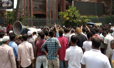 পুনর্বাসন ছাড়া হকার উচ্ছেদ নয়, দাবিতে উত্তপ্ত নারায়ণগঞ্জ