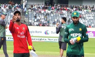 টসে জিতে ফিল্ডিংয়ে বাংলাদেশ