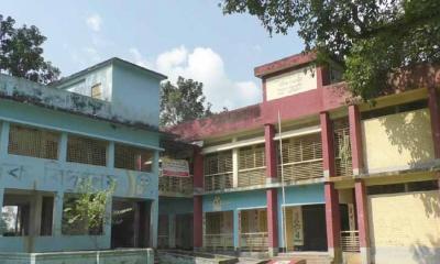 নাগেশ্বরীতে ভোট কেন্দ্র স্থানান্তর: এলাকাবাসীর তীব্র প্রতিবাদ