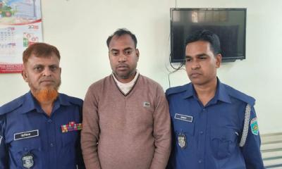 চাঁপাইনবাবগঞ্জে বোমা বিস্ফোরণের মূল হোতা দুলাল গ্রেপ্তার, তদন্তে নতুন মোড়