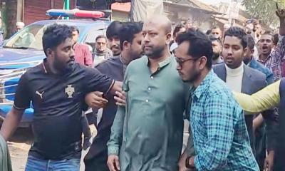 চাঁদা নিয়ে কথা বলে নিজ এলাকায় তোপের মুখে ব্যারিস্টার ফুয়াদ