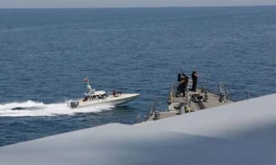 যুক্তরাষ্ট্রের পতাকাবাহী জাহাজকে ‘ধাওয়া’ দিল ইরান