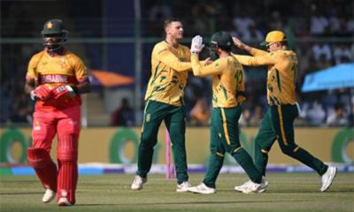 টানা তিন ম্যাচ অপরাজিত থেকেই সেমিতে দক্ষিণ আফ্রিকা 