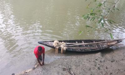 নিষিদ্ধ জালে চলছে ছোট মাছ নিধন, হুমকিতে মৎস্যসম্পদ