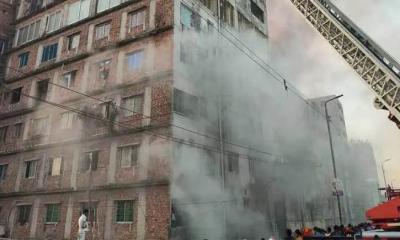 রাজধানীতে ১২ তলা ভবনে আগুন, নিয়ন্ত্রণে ১২ ইউনিট