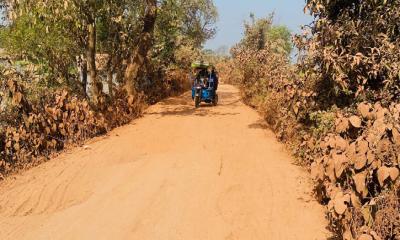 নাসিরনগর-মাধবপুর সড়কে ধুলা-কাদায় নিত্যদিনের দুর্ভোগ