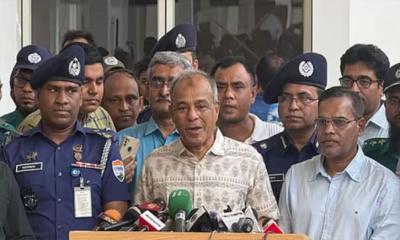 ট্রেনে যাত্রায় কালোবাজারিরা জড়িত হওয়ার সাহস পায়নি