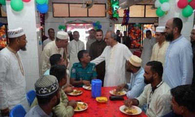 রাজারবাগ পুলিশ লাইনস পরিদর্শনে স্বরাষ্ট্র উপদেষ্টা, ঈদ শুভেচ্ছা বিনিময়