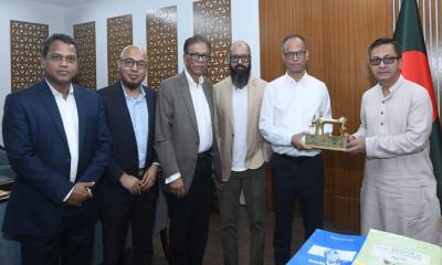 পোশাক শিল্পে টিকে থাকতে নীতি সহায়তা চায় বিজিএমইএ