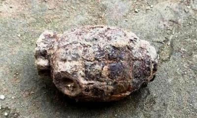 জমি খুঁড়তে গিয়ে মিলল পরিত্যক্ত গ্রেনেড, এলাকায় আতঙ্ক