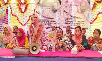 কুড়িগ্রামে স্বামীর পক্ষে ভোট চাইলেন স্ত্রী মোসলেমা বেগম মিলি