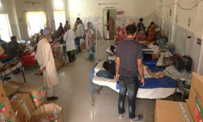 একই ওয়ার্ডে নারী-পুরুষ, ডায়রিয়া চিকিৎসায় চরম ভোগান্তি