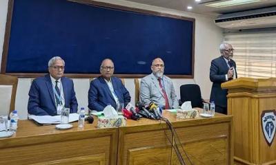 তদন্তে চাপ এলে ‘নাম ফাঁস’ করবে দুদক: চেয়ারম্যান