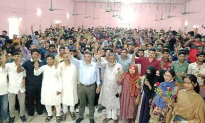 পাঁচ শতাধিক ছাত্র আন্দোলনকারী ছাত্রদলে যোগদান
