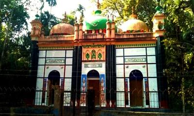 ঐতিহ্যের সাক্ষী ৫শ বছরের পুরোনো মিয়াবাড়ি মসজিদ