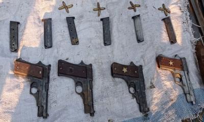 ফরিদপুরে পুকুরের নিচে মিলল পিস্তল-গুলিসহ বিপুল অস্ত্র