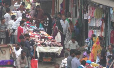 জমজমাট ময়মনসিংহের ঈদ বাজার   